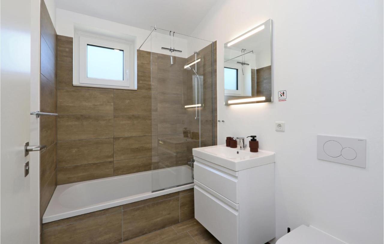 Beautiful Home In Lembruch-Duemmer See With Wifi Exterior foto